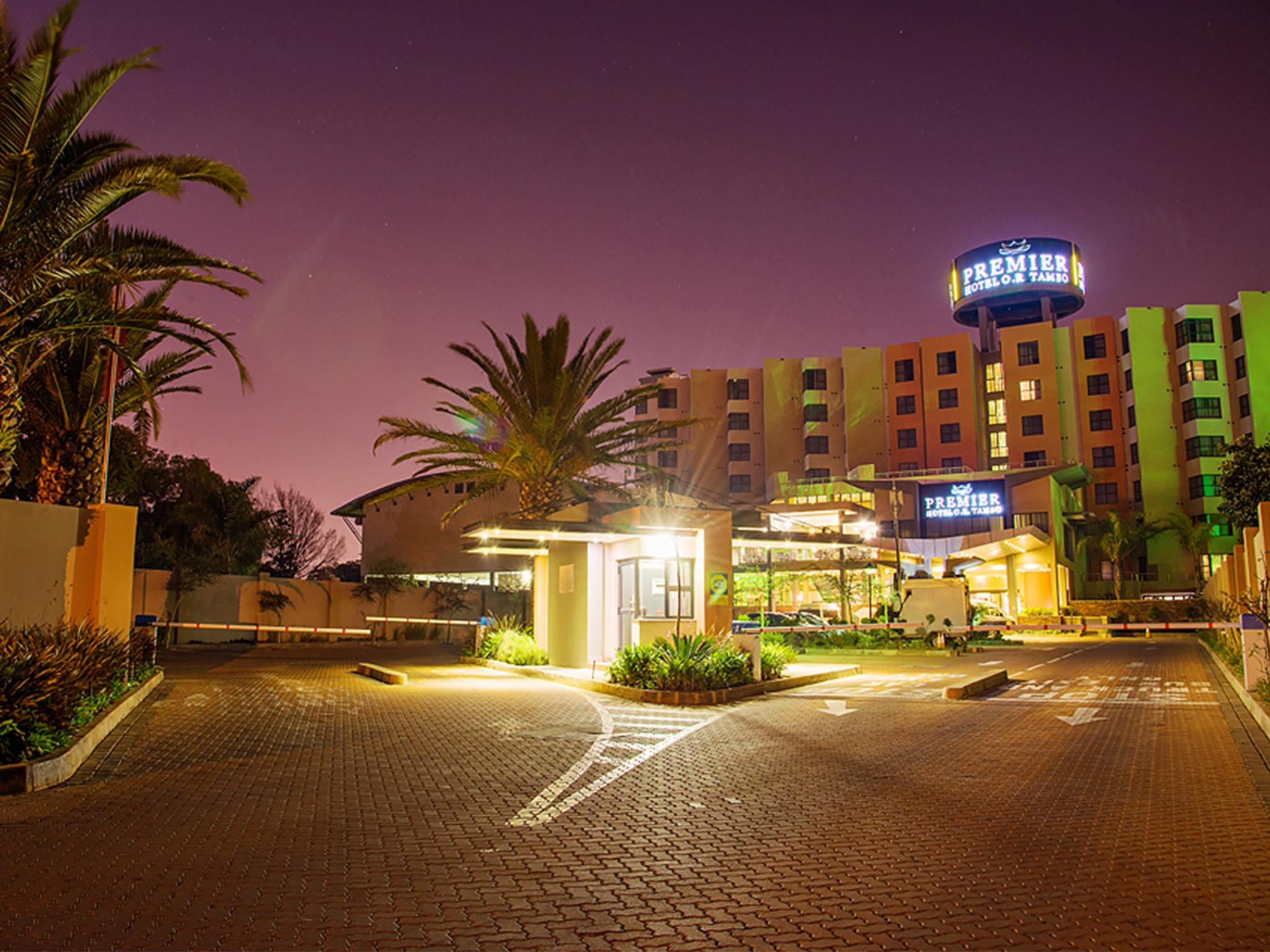 Premier Hotel O.R. Tambo Kempton Park Bagian luar foto